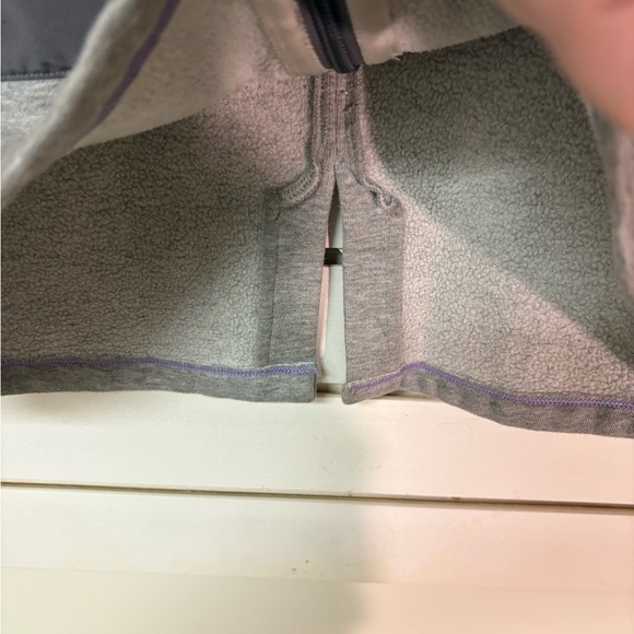 Ivivva Girls 12 Lululemon Style Jacket Grey Collar Hooded Zip Up Great Condition - Picture 6 of 15